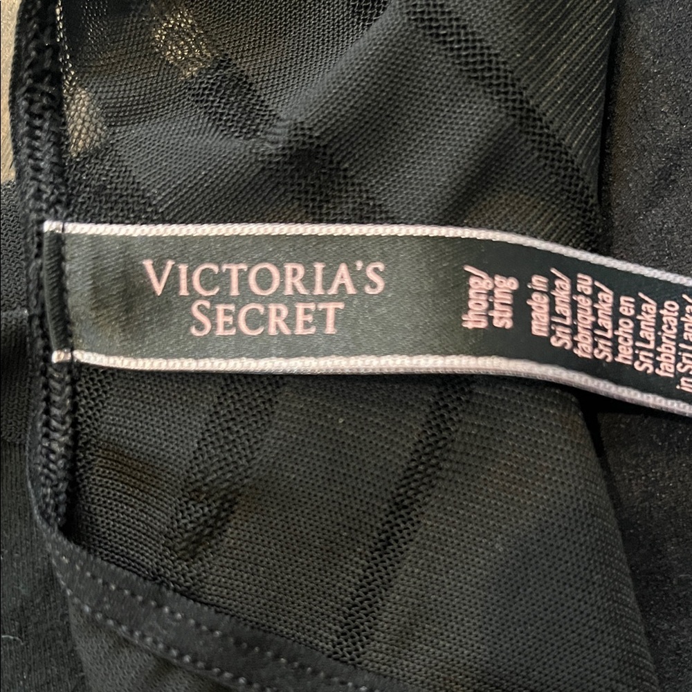 Victoria’s Secret Lace and Solid Thong Set - Picture 5 of 7